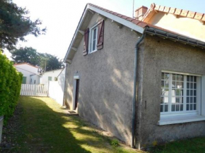 Charmante Maison Vendéenne à 350m de la Plage avec Cour Ens. et Parking - FR-1-476-180